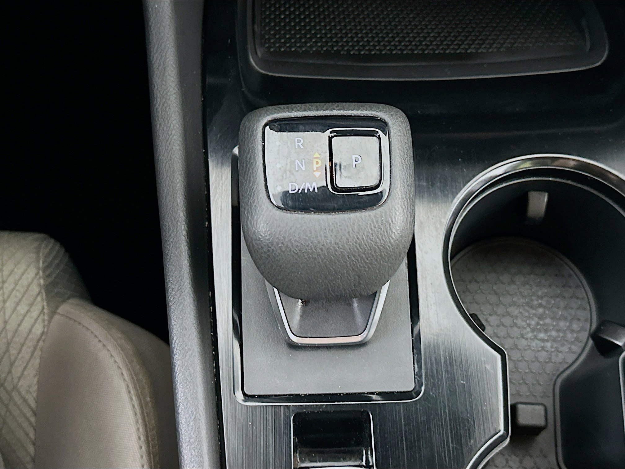 Used 2024 Nissan Rogue SV image 25