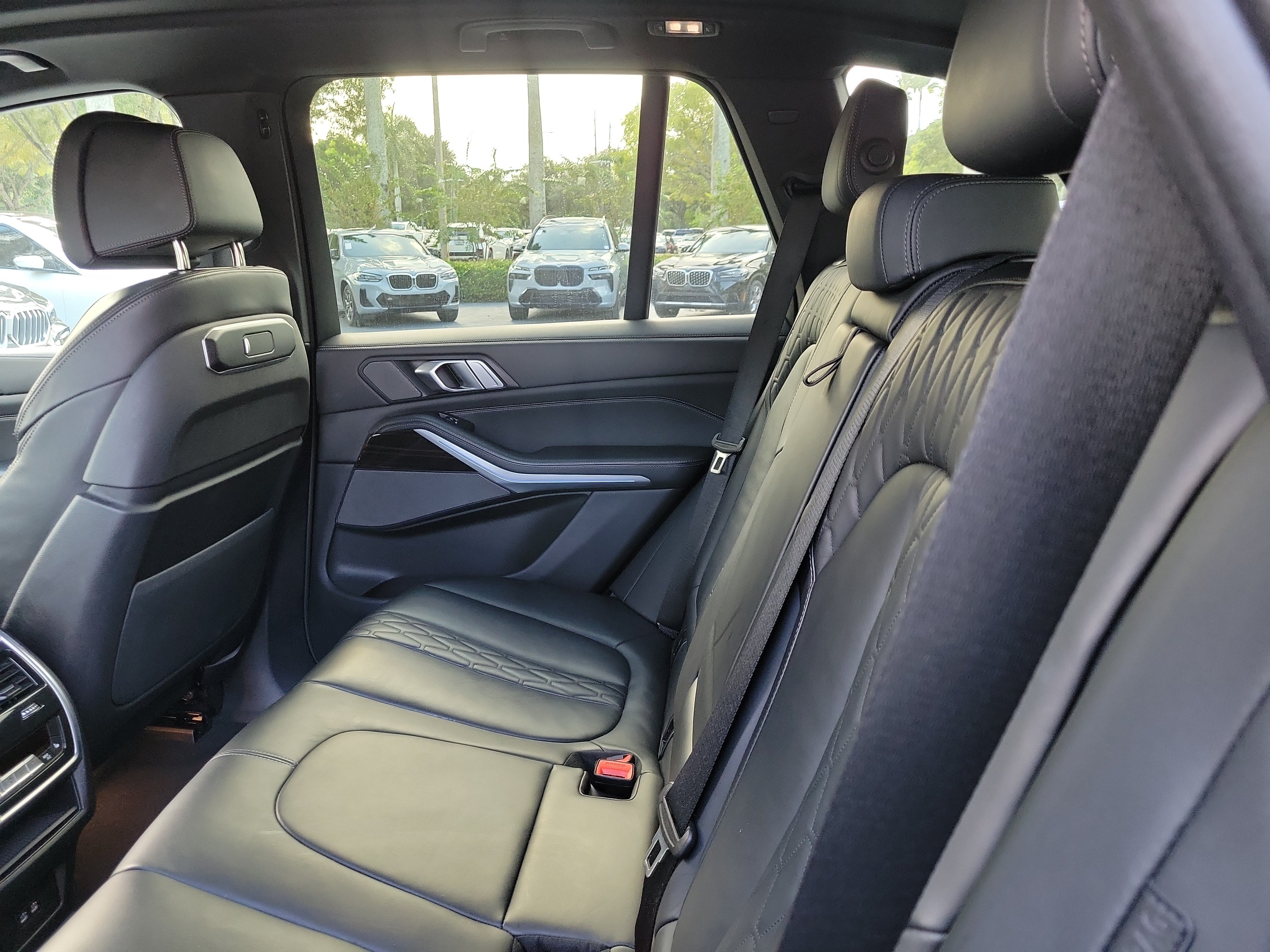 Used 2025 BMW X5 xDrive50e AWD/4WD image 8