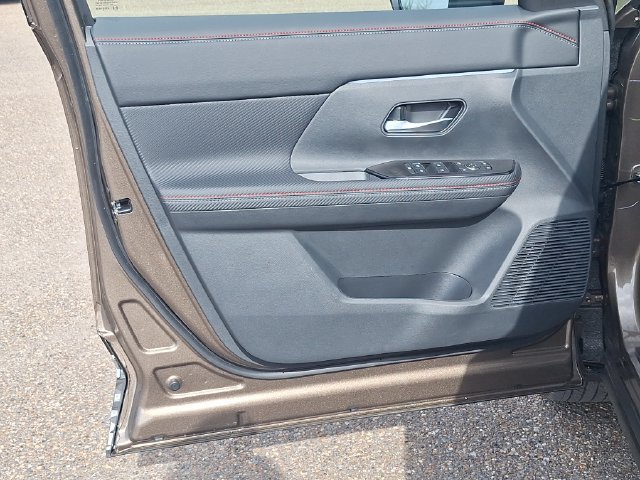 New 2026 Nissan Kicks SR FWD image 10