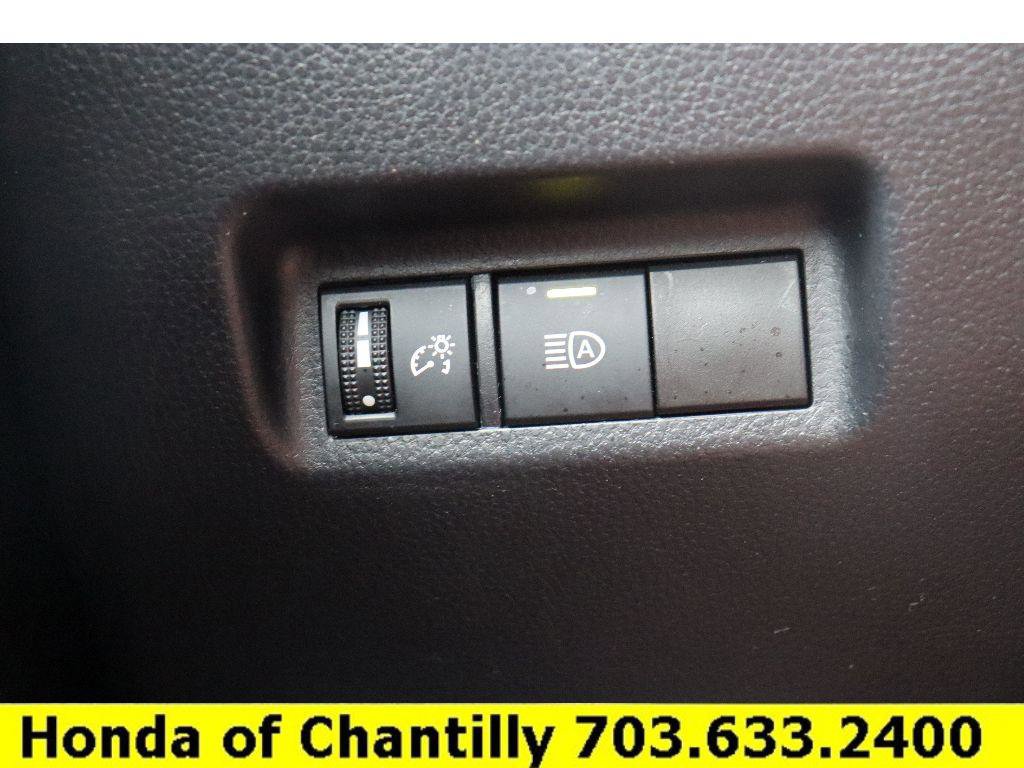 Used 2021 Toyota RAV4 XLE image 18