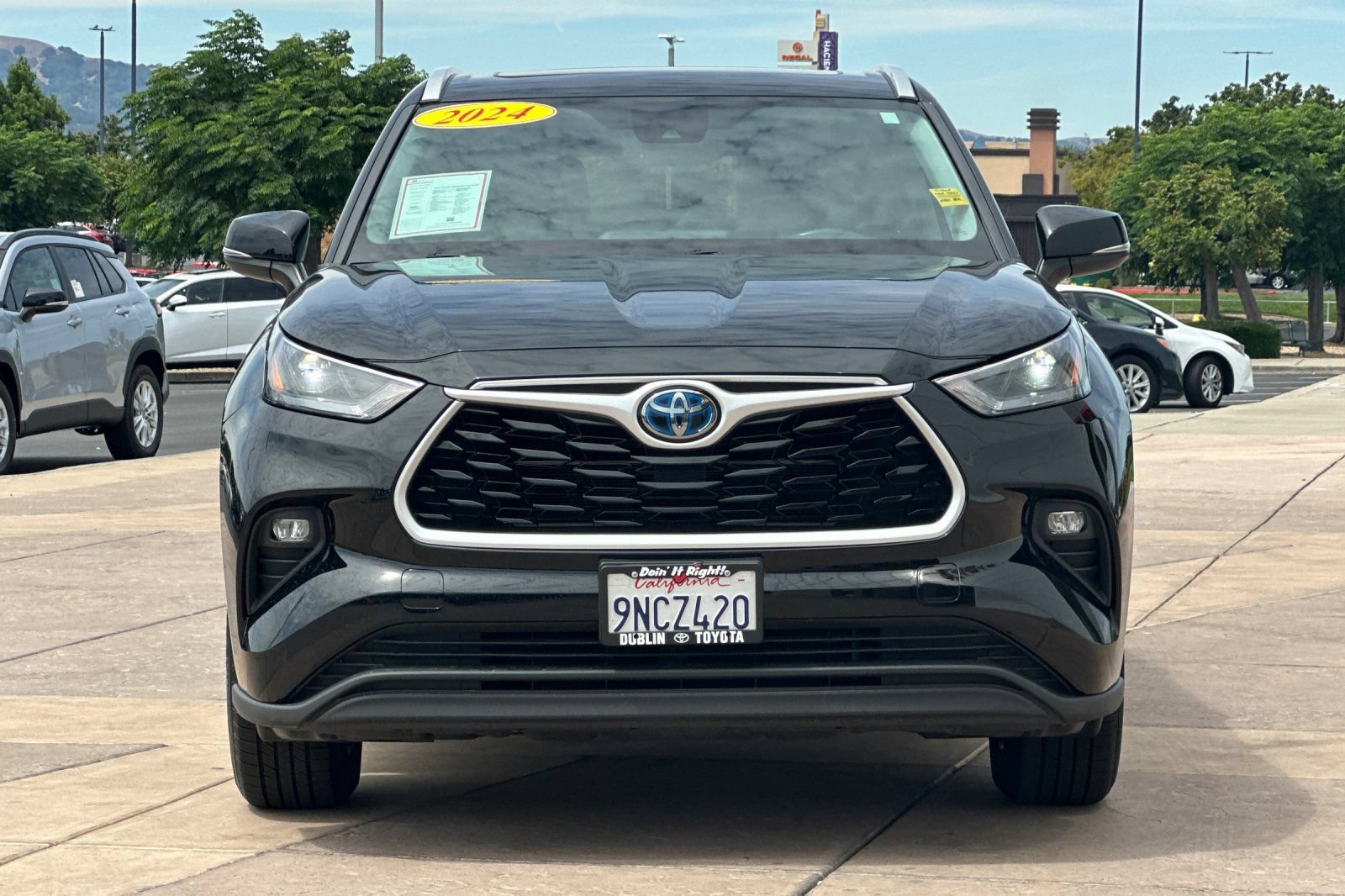 Certified 2024 Toyota Highlander XLE FWD image 11