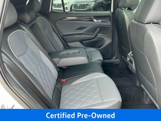Used 2025 Volkswagen Tiguan SEL R-Line AWD/4WD image 21