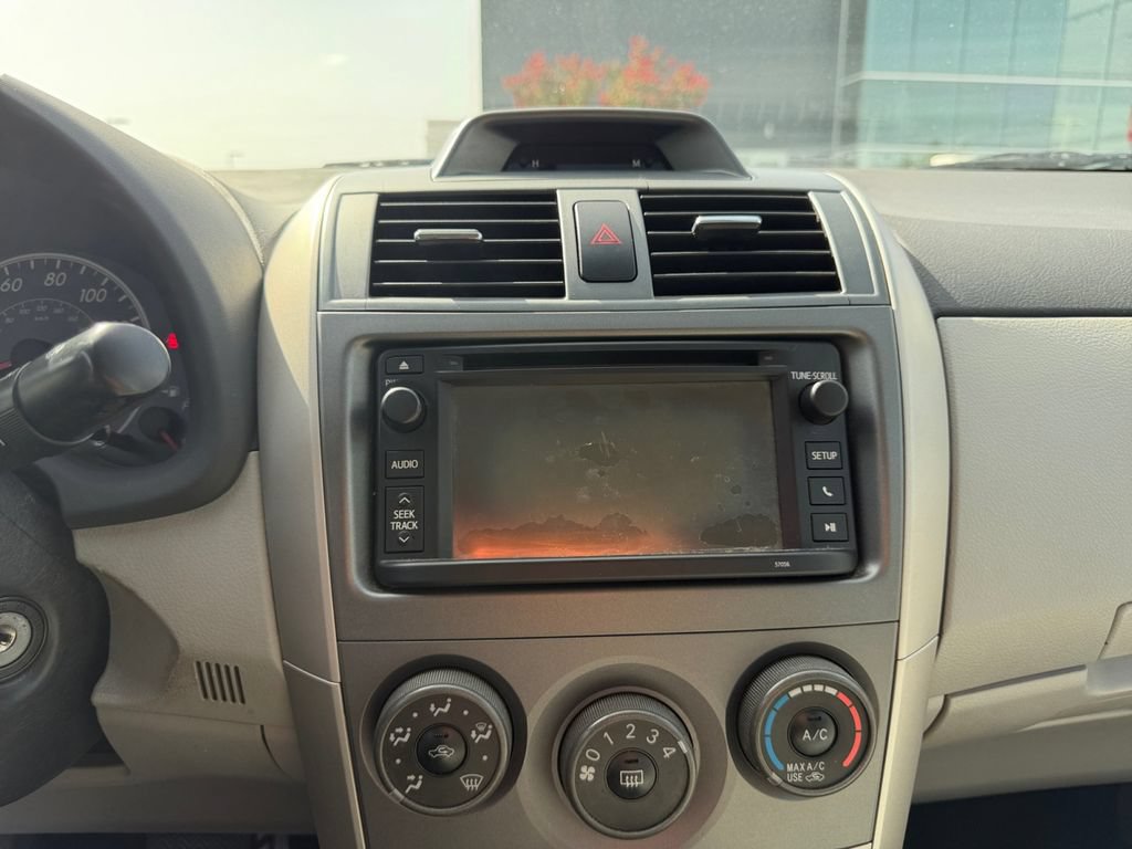 Used 2013 Toyota Corolla LE FWD image 20
