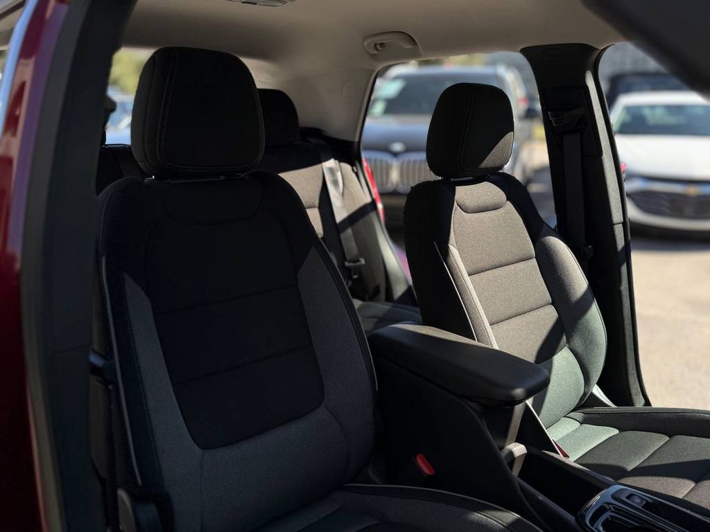 Used 2025 Chevrolet TrailBlazer LT image 34