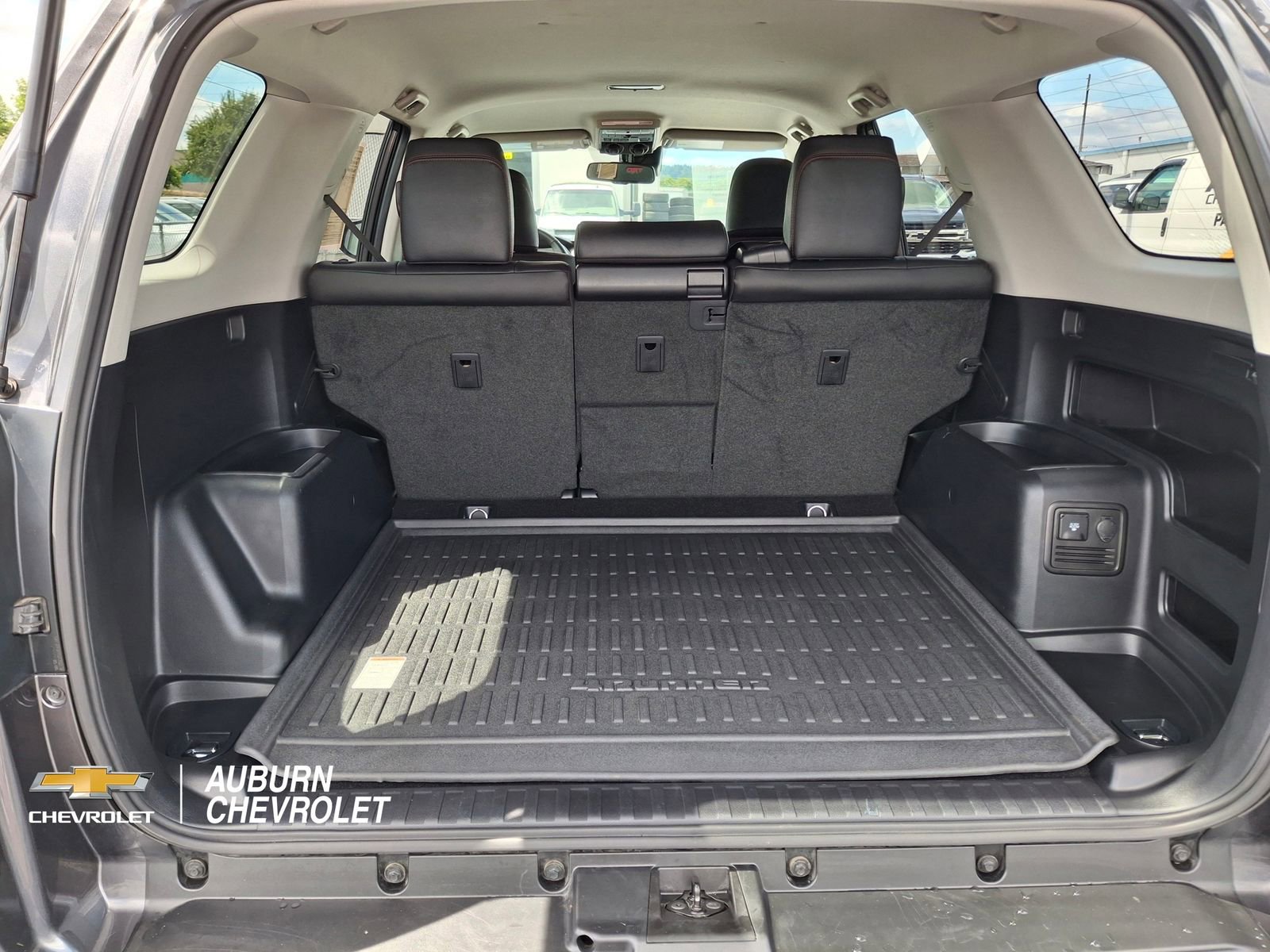 Used 2020 Toyota 4Runner TRD Off-Road Premium AWD/4WD image 19