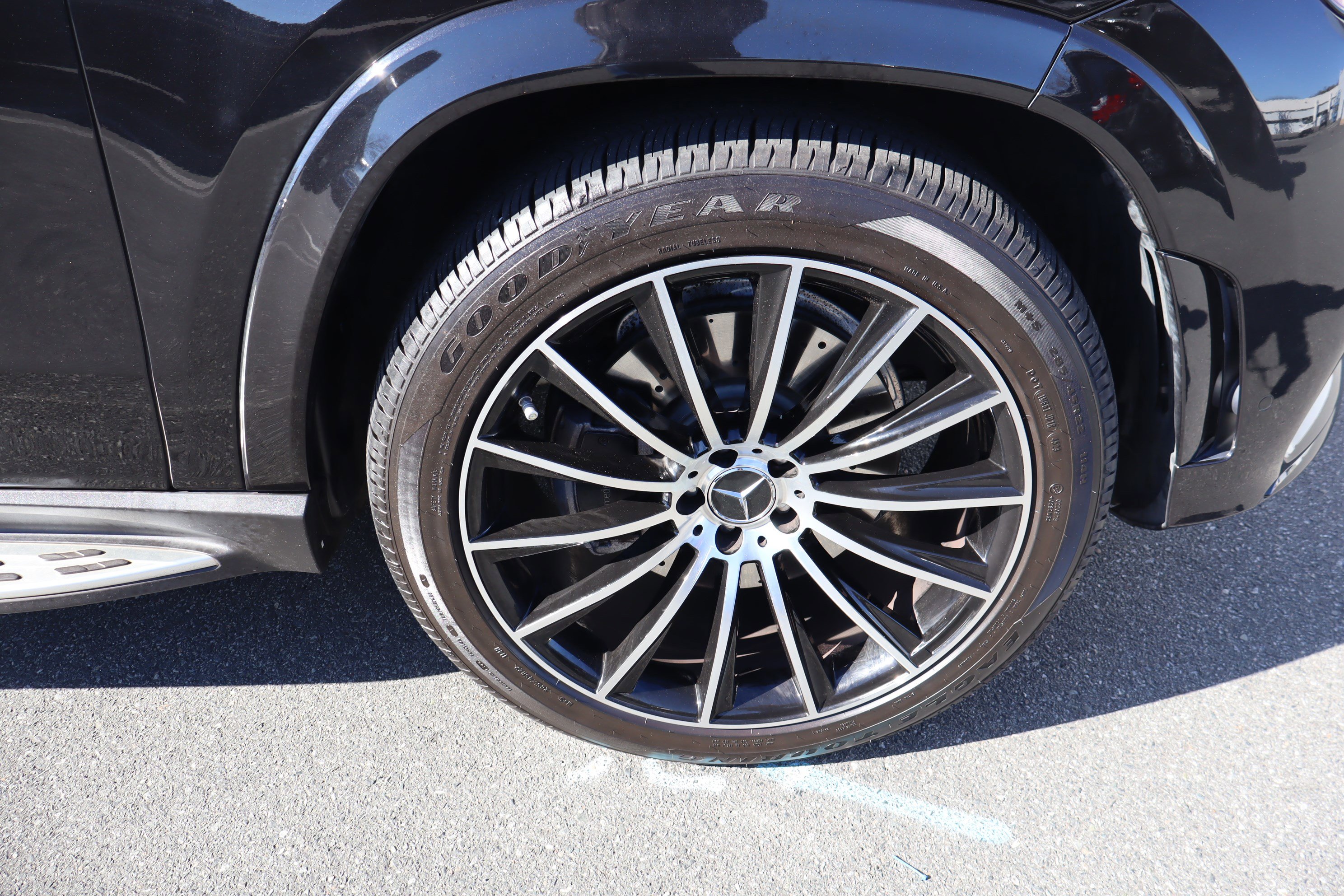 Used 2021 Mercedes-Benz GLS 580 4MATIC image 42