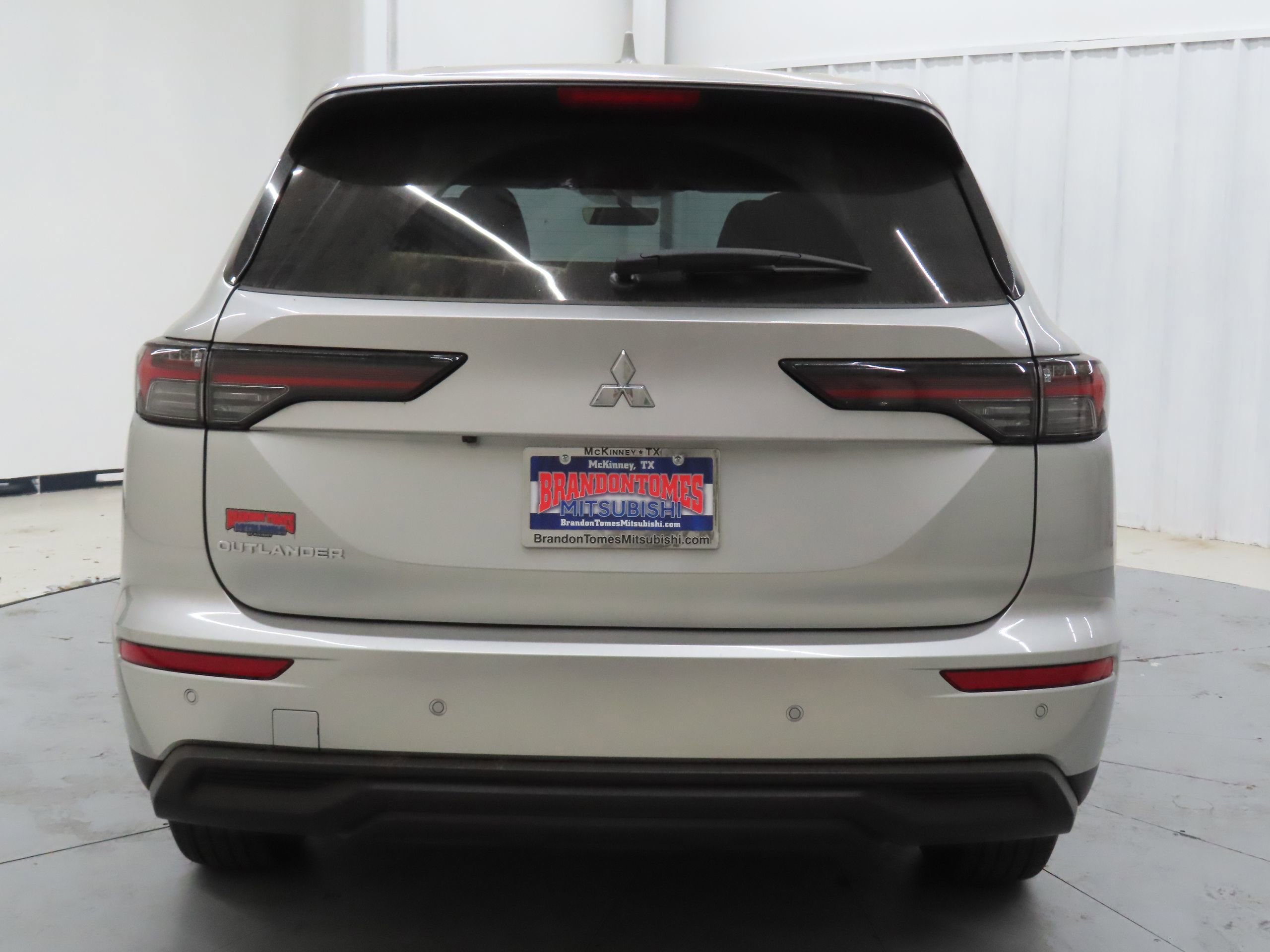 New 2026 Mitsubishi Outlander ES image 4