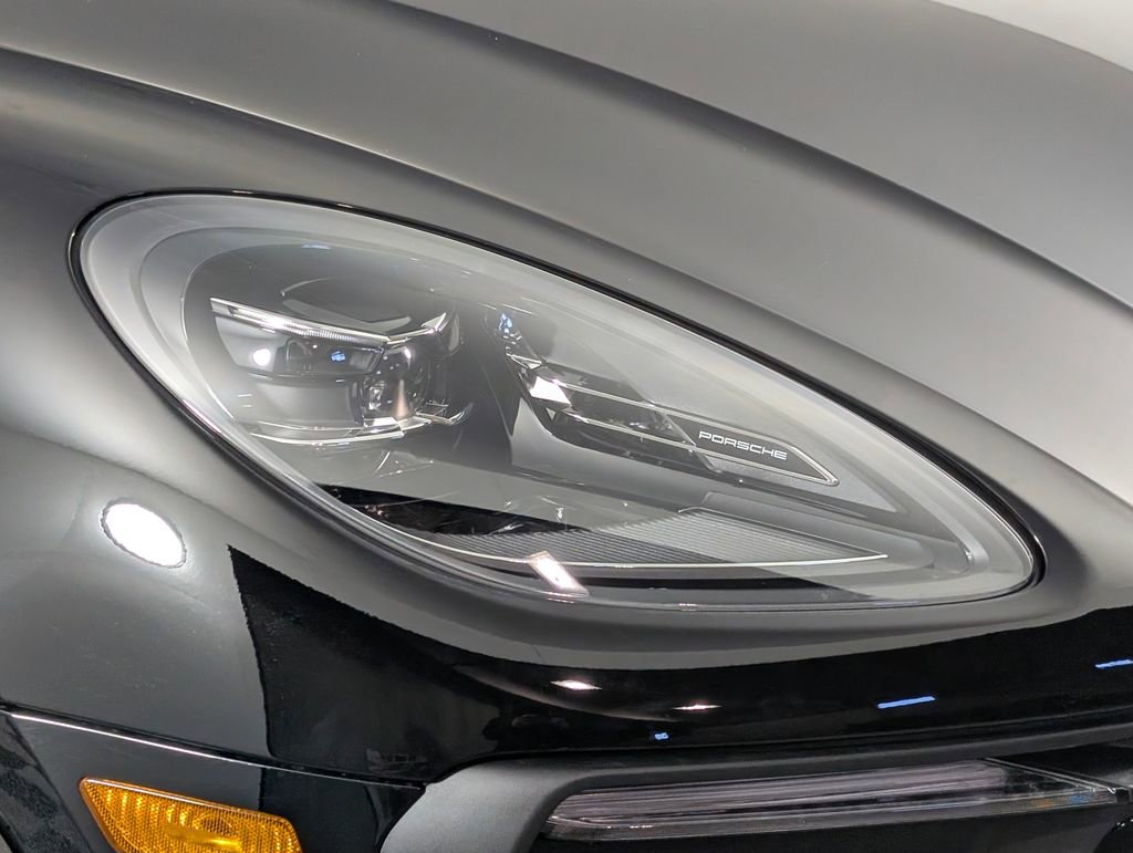 New 2026 Porsche Macan image 16