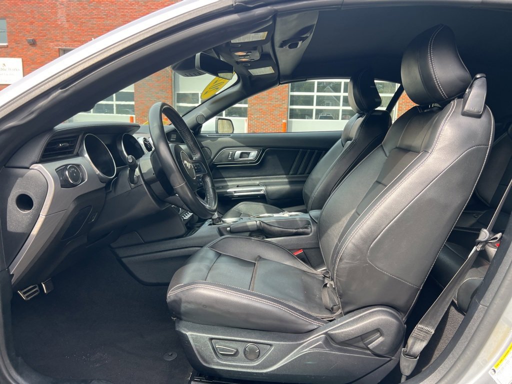 Used 2022 Ford Mustang Premium image 12