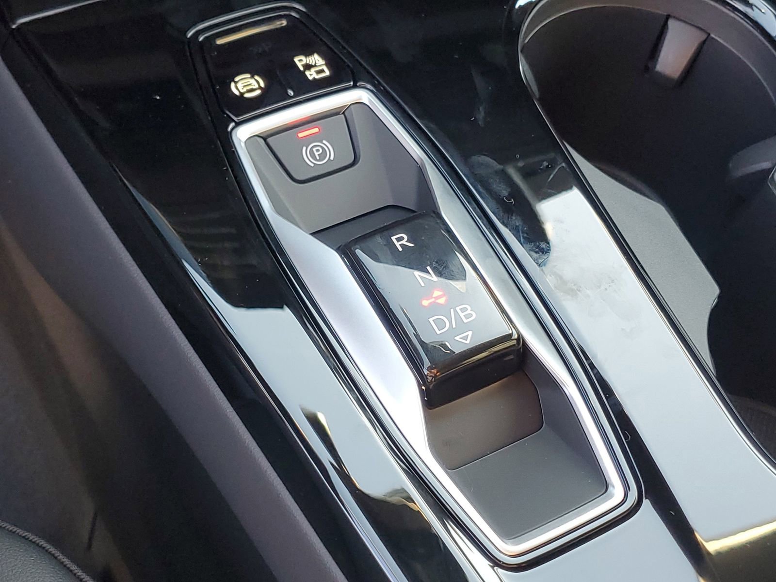 New 2025 Audi Q6 e-tron Premium image 30