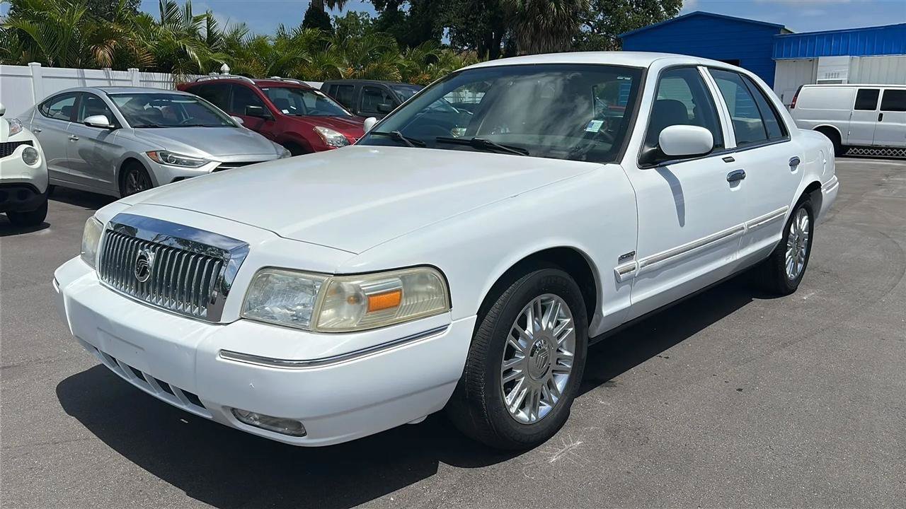 Used 2009 Mercury Grand Marquis LS RWD image 2