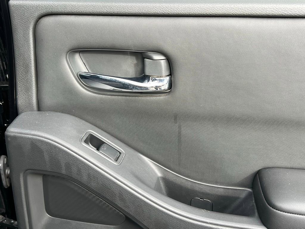 Used 2023 Nissan Frontier SV image 19