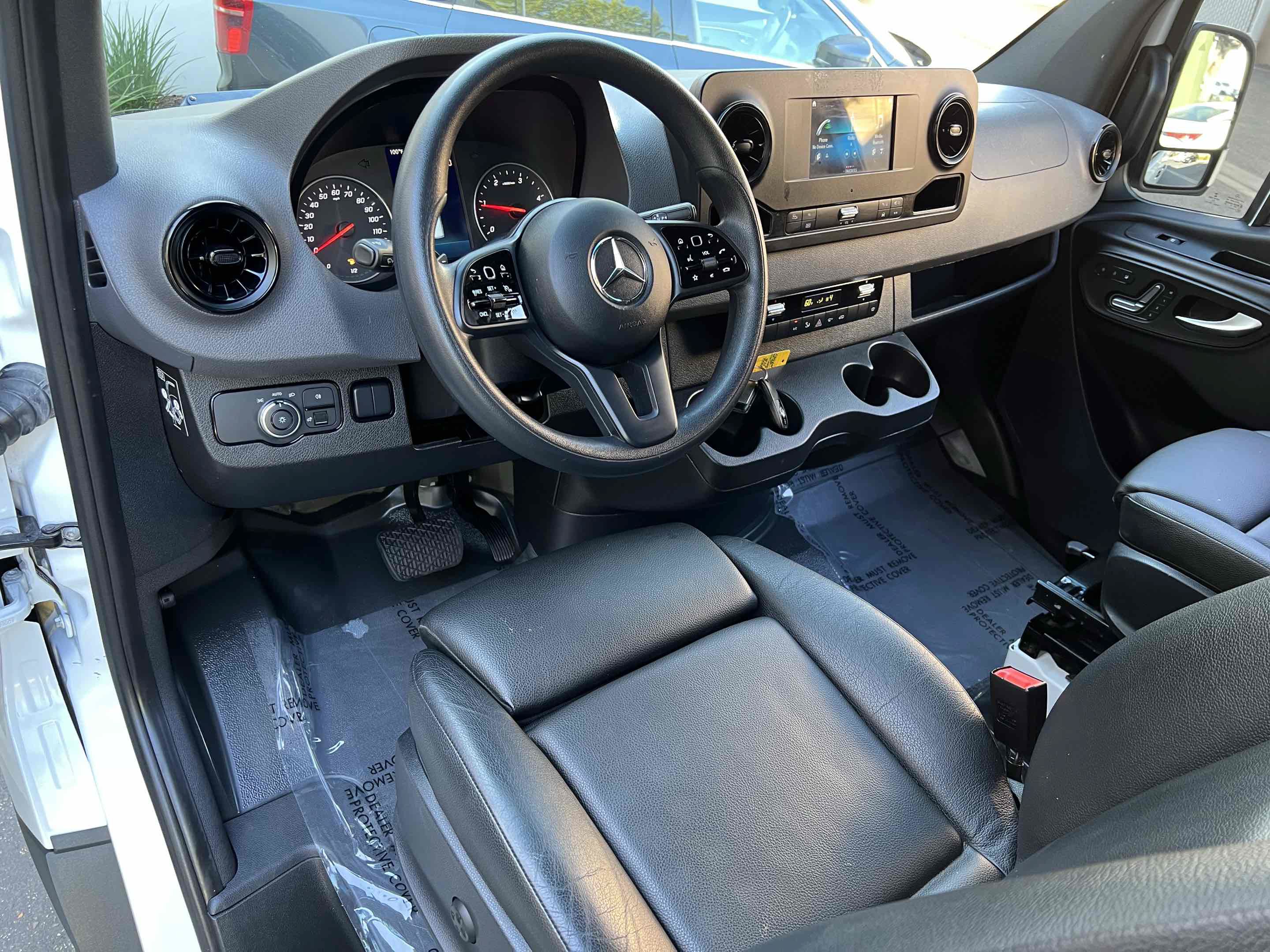 Used 2022 Mercedes-Benz Sprinter 2500 image 3