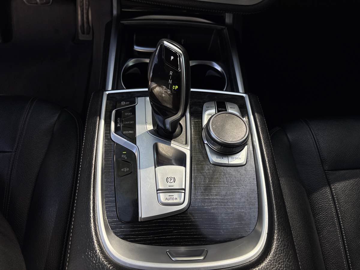 Used 2019 BMW 740i w/ M Sport Package RWD image 30