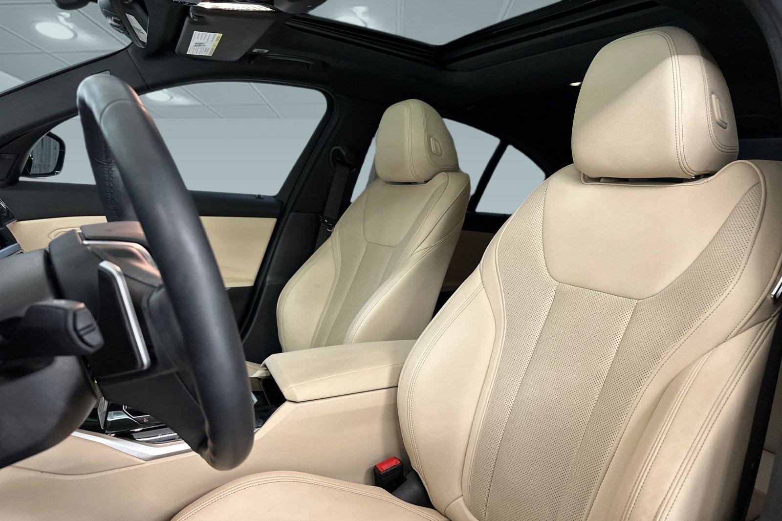 Certified 2023 BMW 330i Sedan w/ Driving Assistance Package image 15