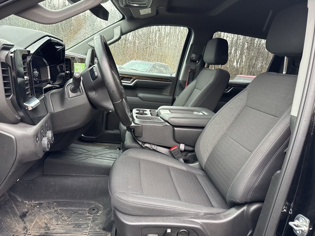 Used 2025 Chevrolet Silverado 1500 LT image 13
