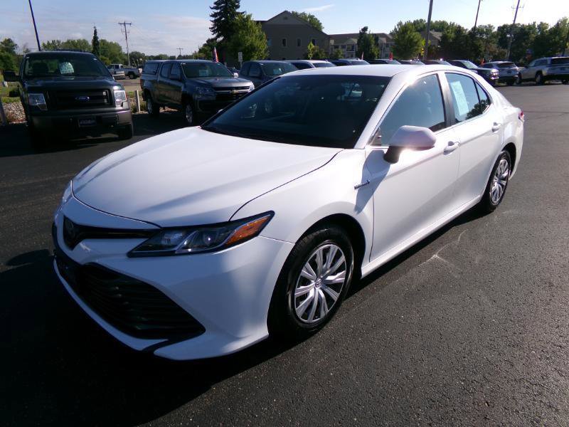 Used 2018 Toyota Camry LE FWD image 4