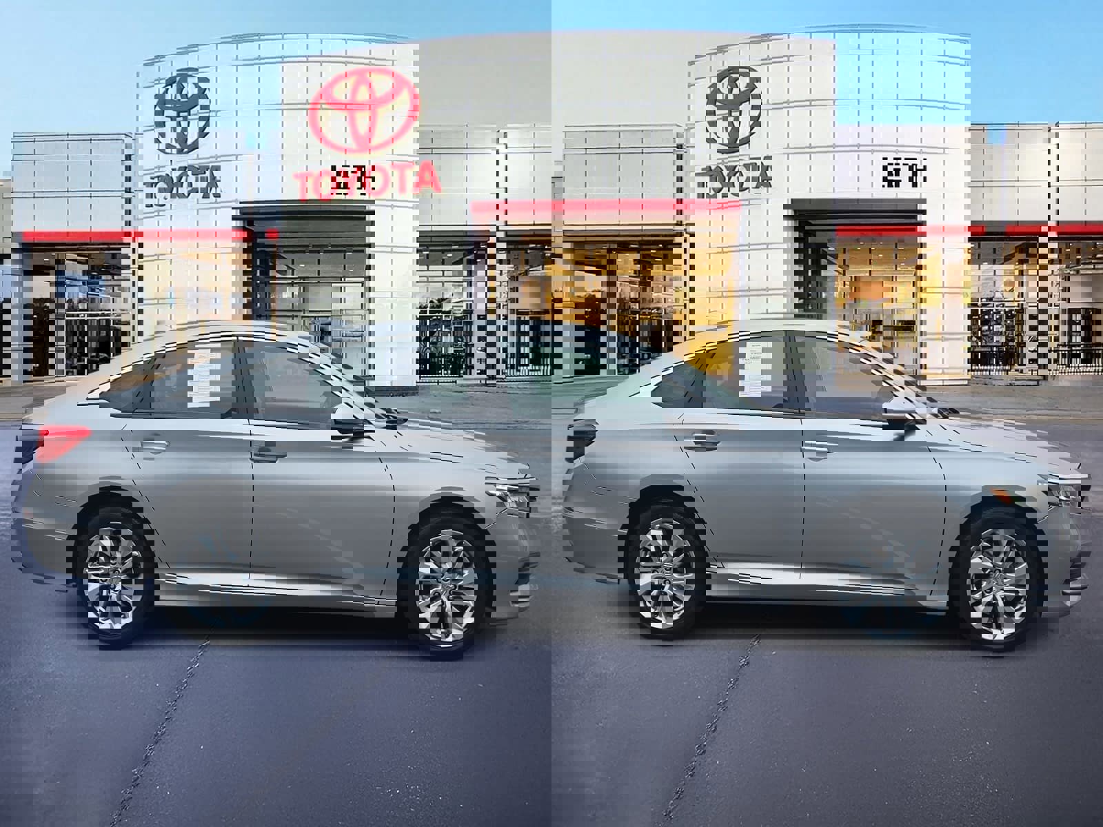 Used 2019 Honda Accord LX image 4