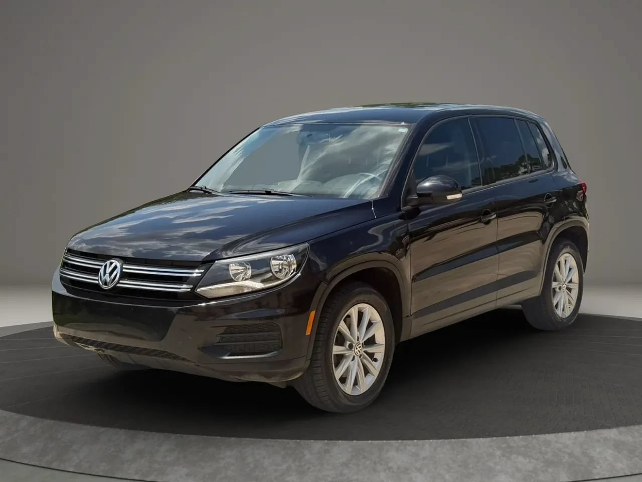 Used 2017 Volkswagen Tiguan Limited w/ Alloy Wheels Package AWD/4WD image 7