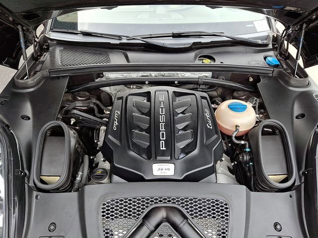 Certified 2017 Porsche Macan Turbo image 32