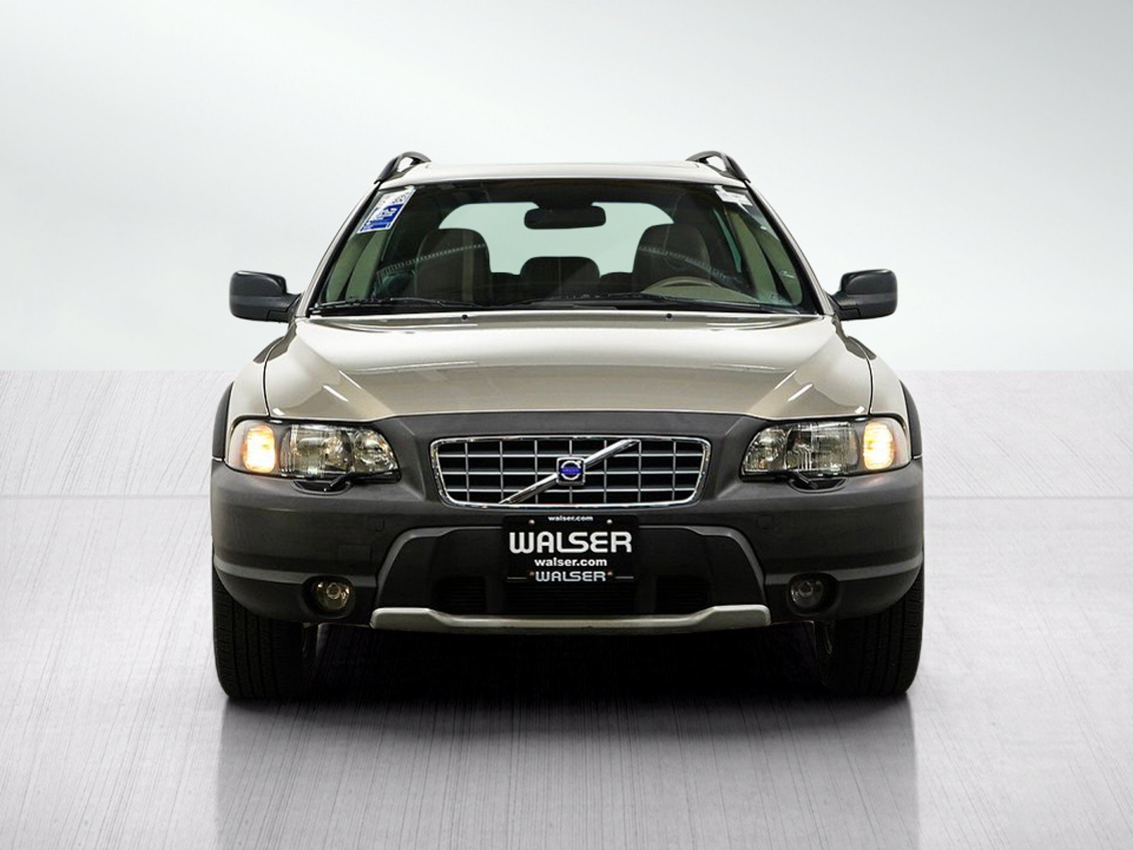 Used 2004 Volvo XC70 AWD/4WD image 8