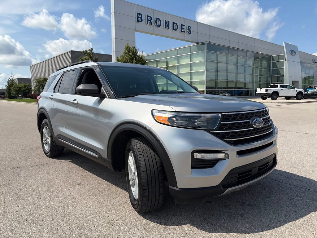 Used 2024 Ford Explorer XLT w/ Equipment Group 202A AWD/4WD image 1
