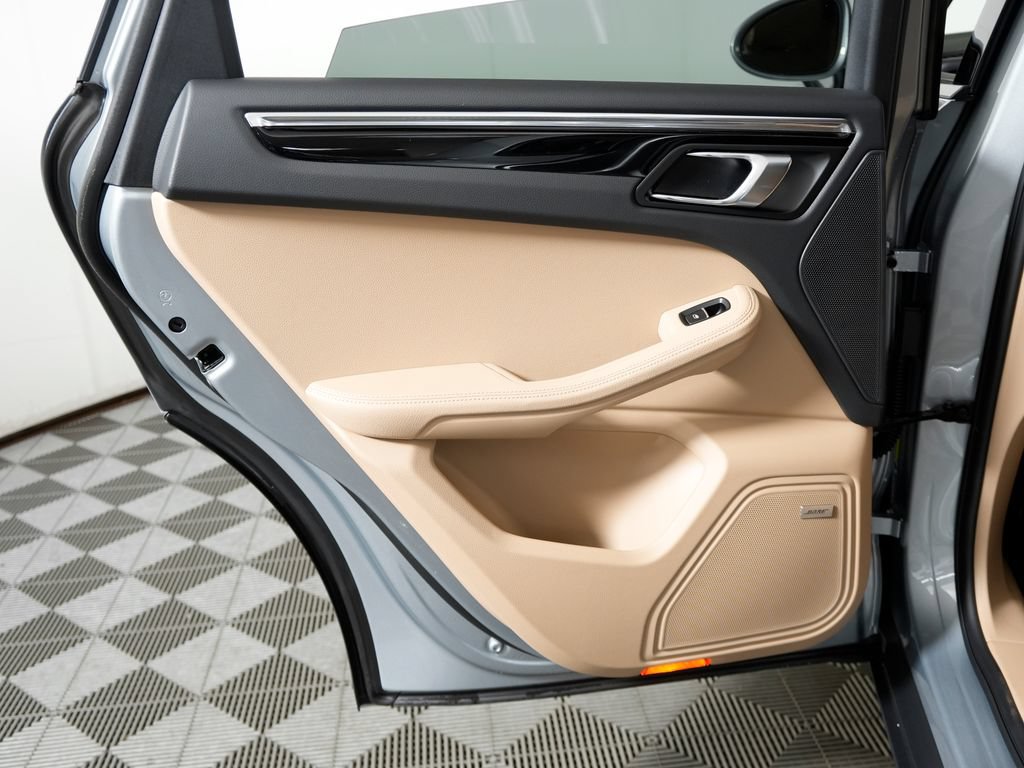 New 2026 Porsche Macan AWD/4WD image 31
