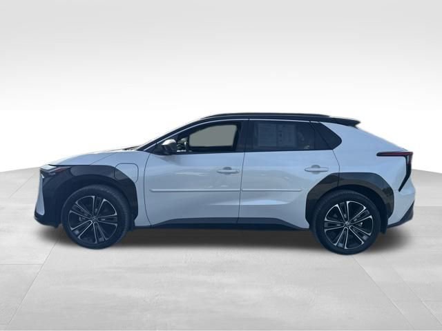 Used 2023 Toyota bZ4X XLE w/ Weather Package image 6