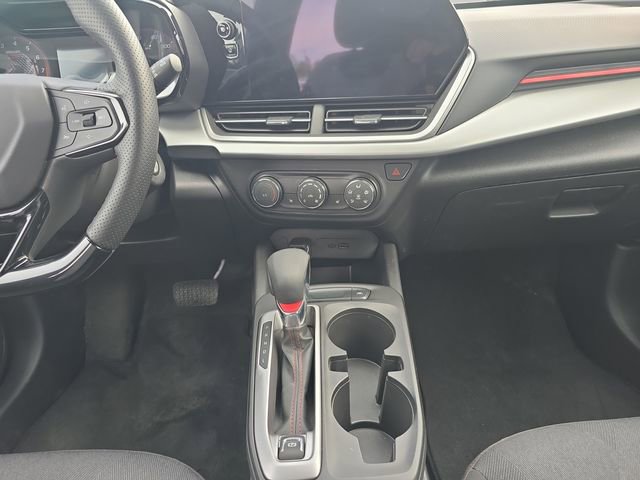 Used 2025 Chevrolet Trax RS w/ Sunroof Package image 11