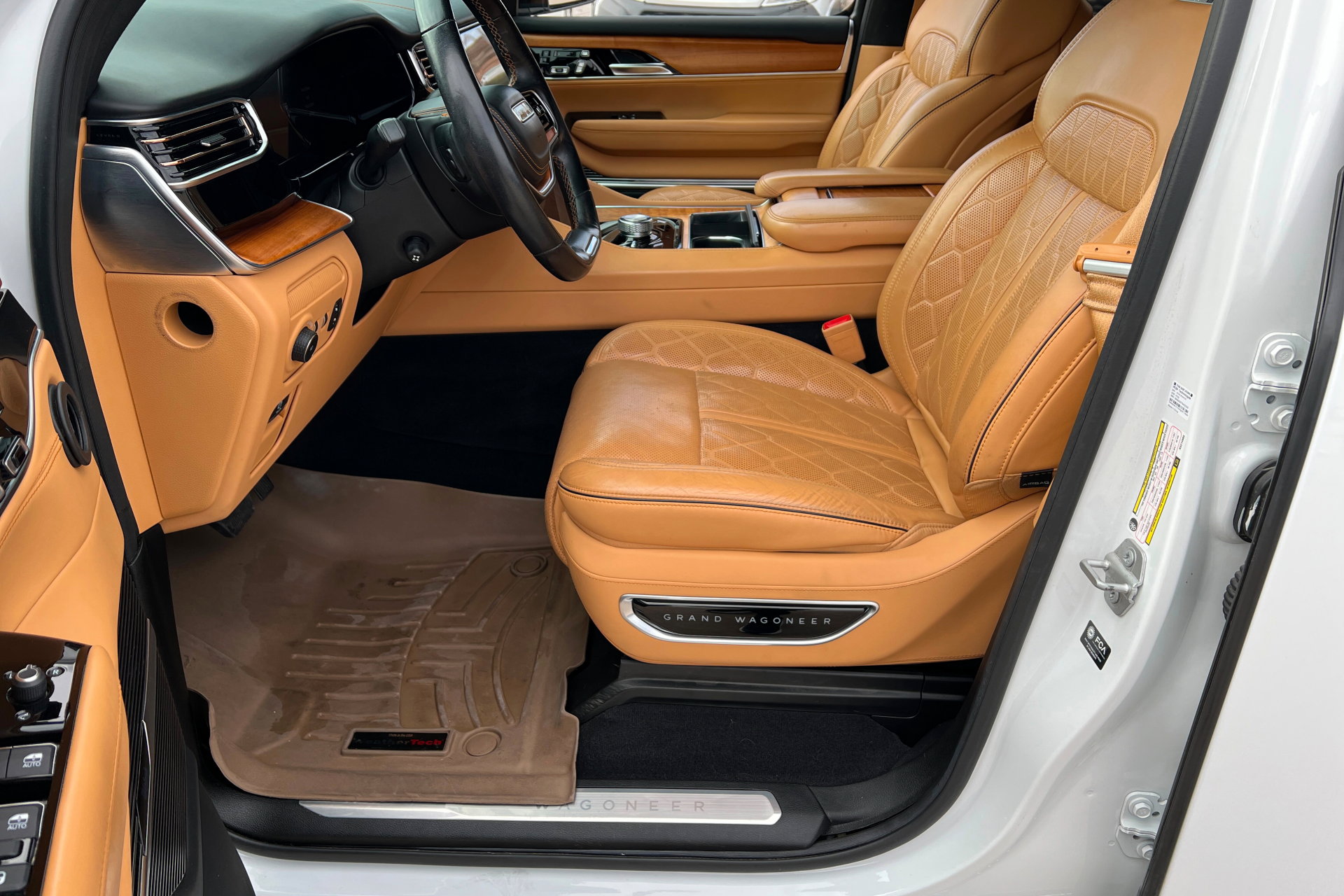 Used 2022 Jeep Grand Wagoneer Series III w/ HD Trailer Tow Package image 17