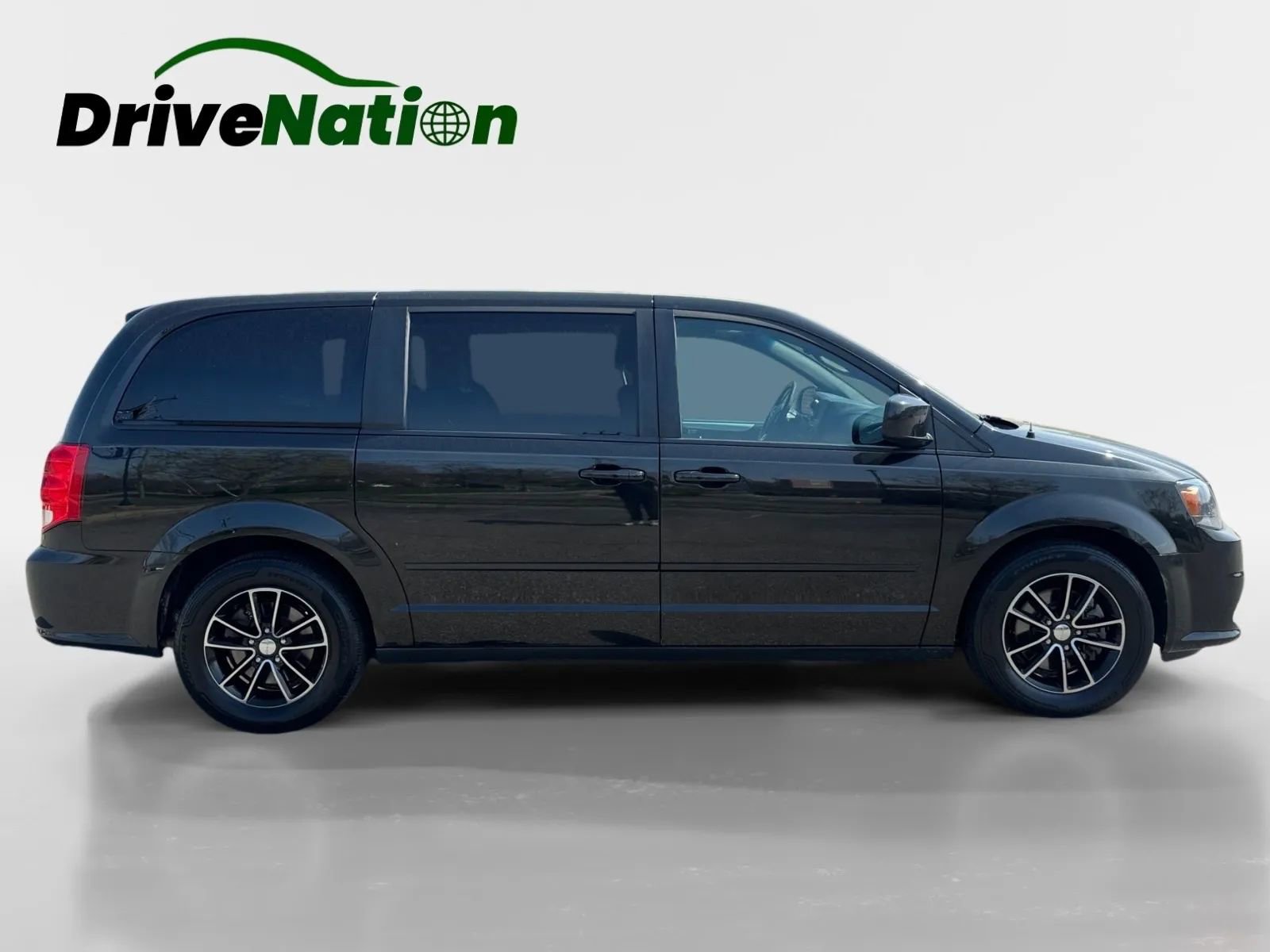 Used 2015 Dodge Grand Caravan SXT w/ Blacktop Package image 4