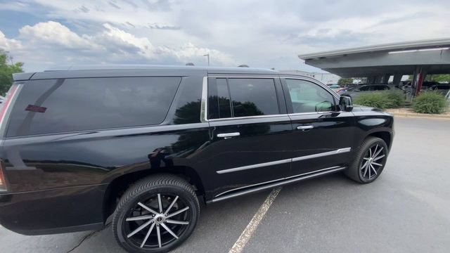 Used 2019 Cadillac Escalade ESV Platinum AWD/4WD image 9