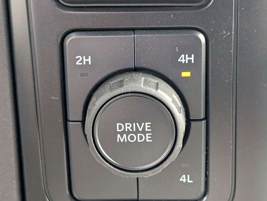 New 2025 Ford F550 4x4 Regular Cab Super Duty image 33