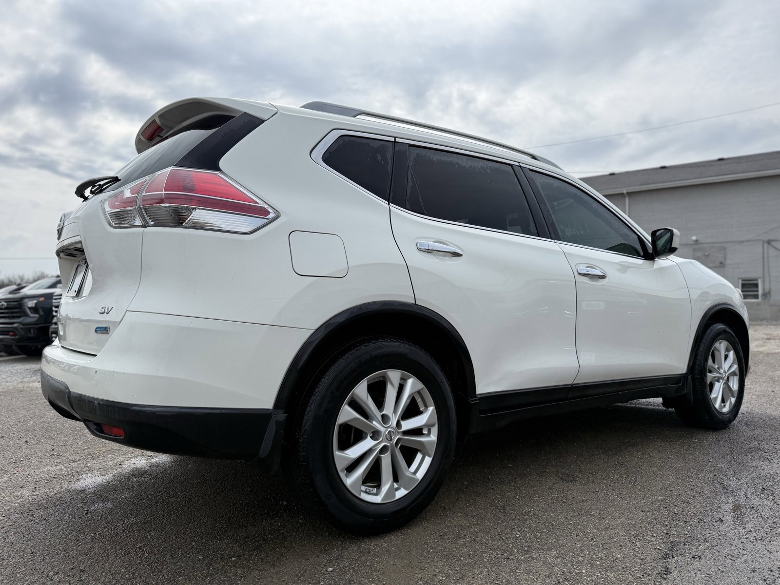 Used 2014 Nissan Rogue SV image 6