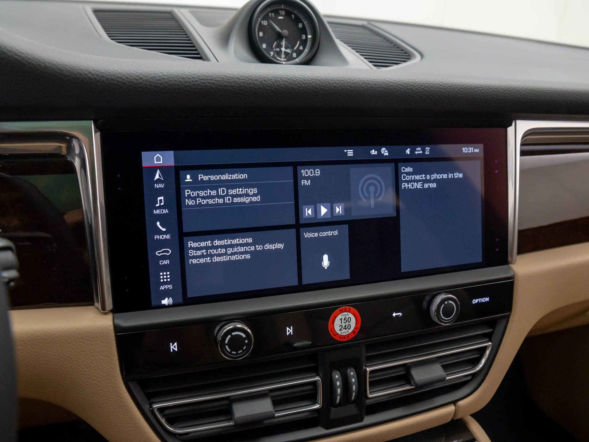 Certified 2026 Porsche Macan image 25