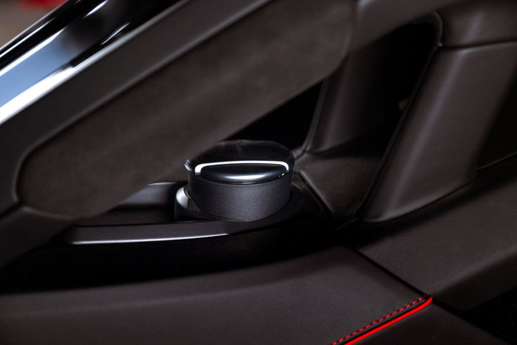 Used 2021 Lamborghini Huracan EVO RWD image 25