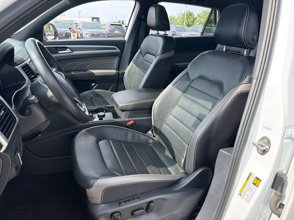 Certified 2023 Volkswagen Atlas Cross Sport SEL Premium R-Line AWD/4WD image 7