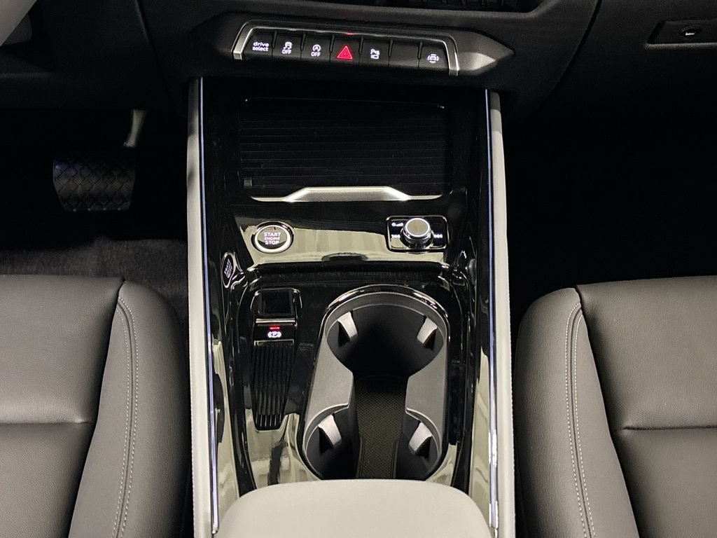 New 2026 Audi Q3 quattro 2.0T AWD/4WD image 13