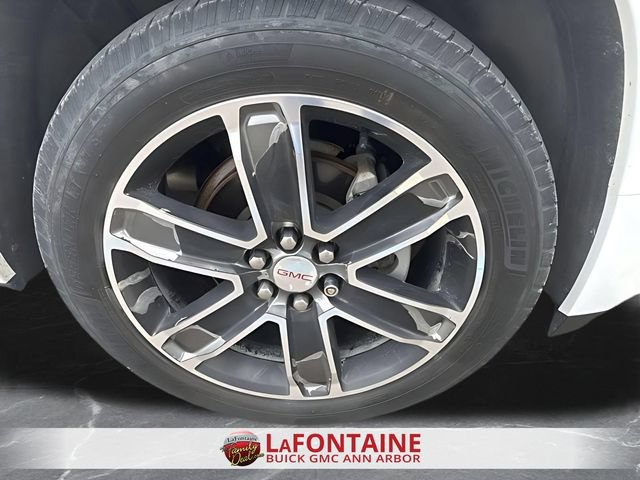 Used 2019 GMC Acadia Denali w/ Technology Package AWD/4WD image 4