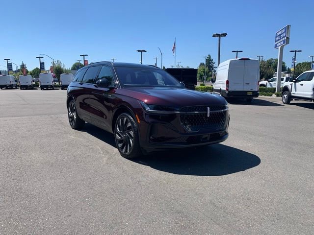 New 2025 Lincoln Nautilus Reserve image 9