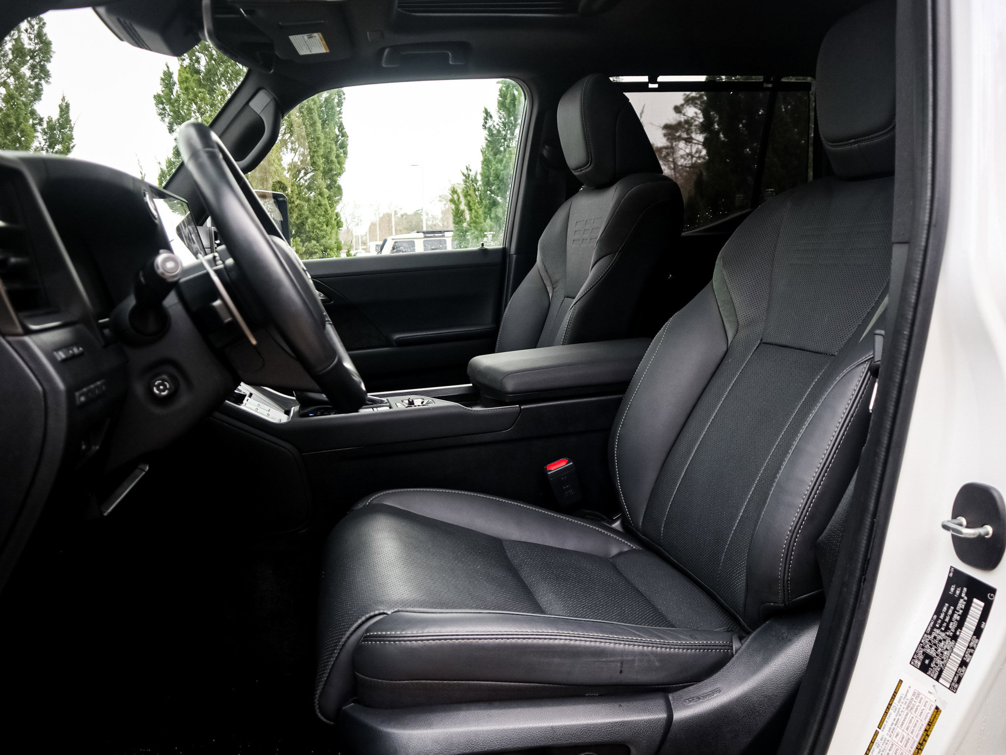 Used 2024 Lexus GX 550 AWD/4WD image 17