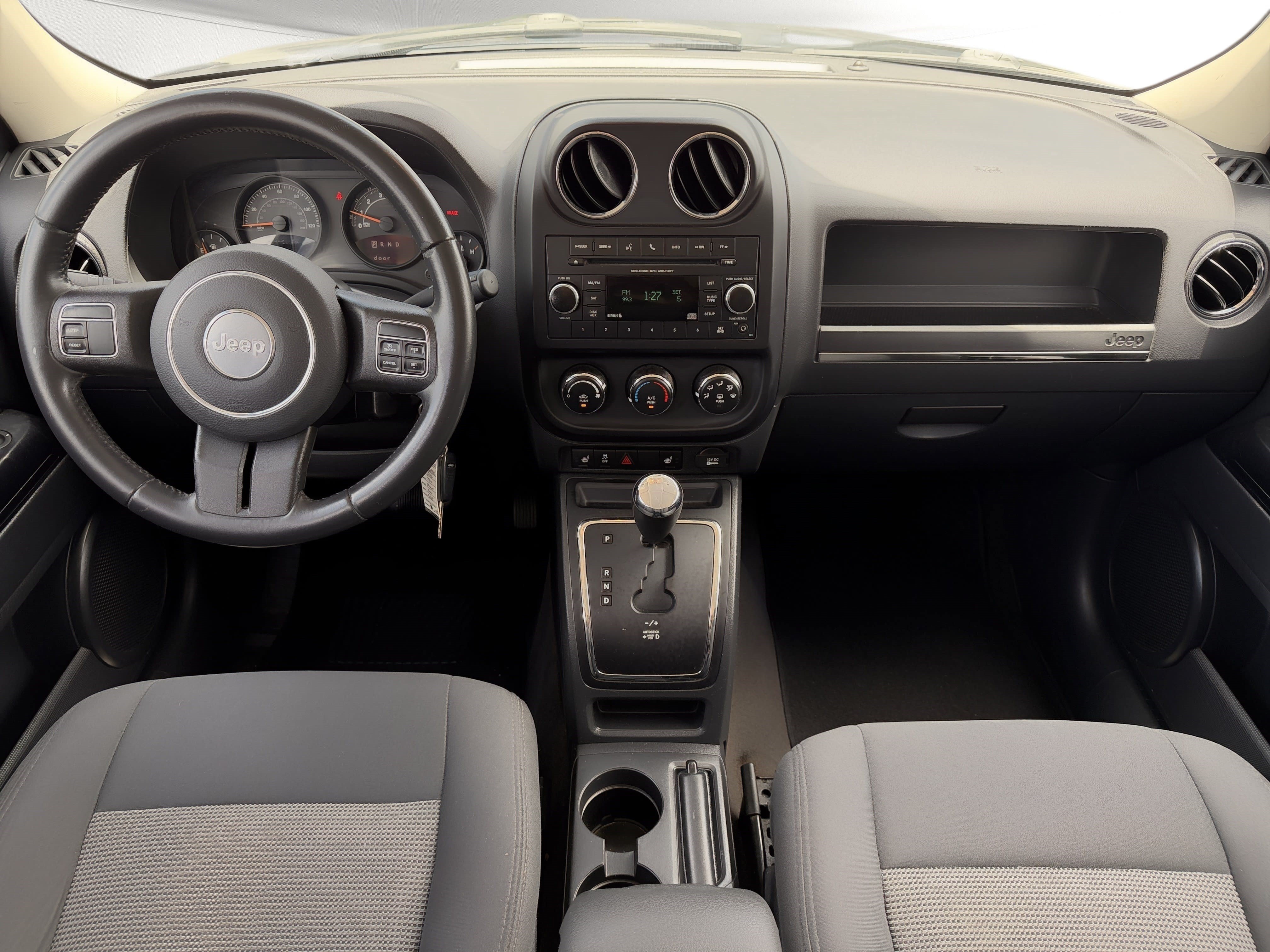 Used 2016 Jeep Patriot Latitude AWD/4WD image 19