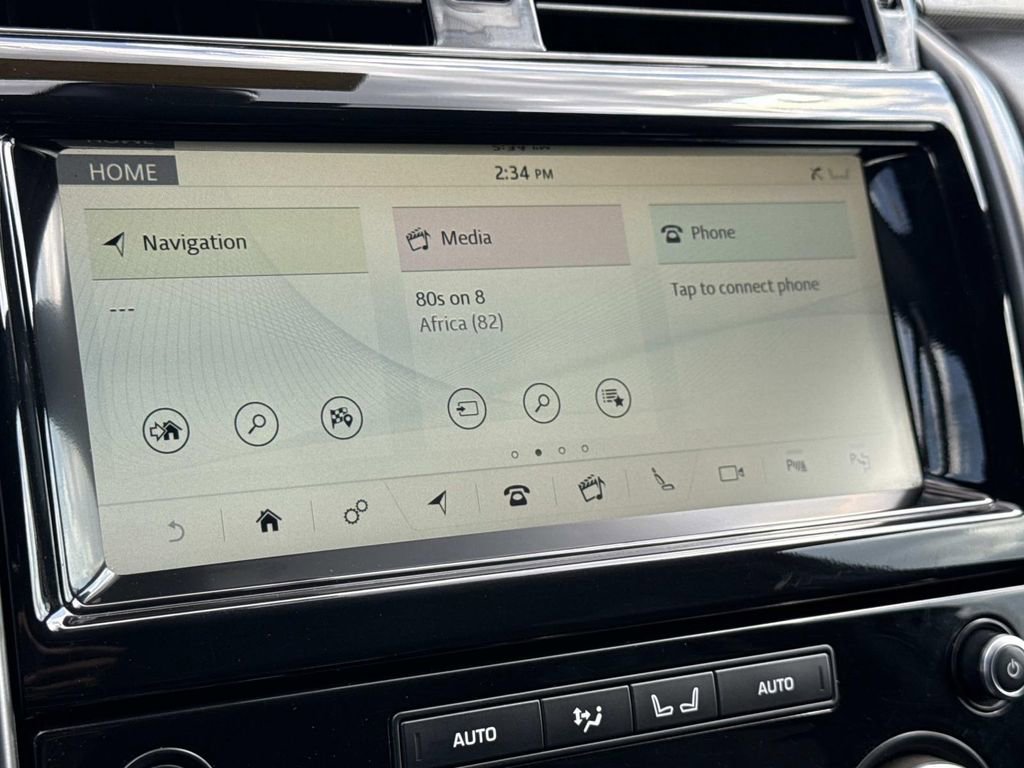 Used 2020 Land Rover Discovery HSE image 3