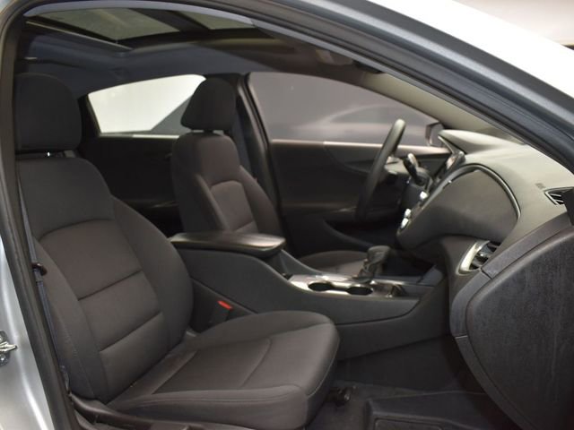 Used 2022 Chevrolet Malibu LT FWD image 13