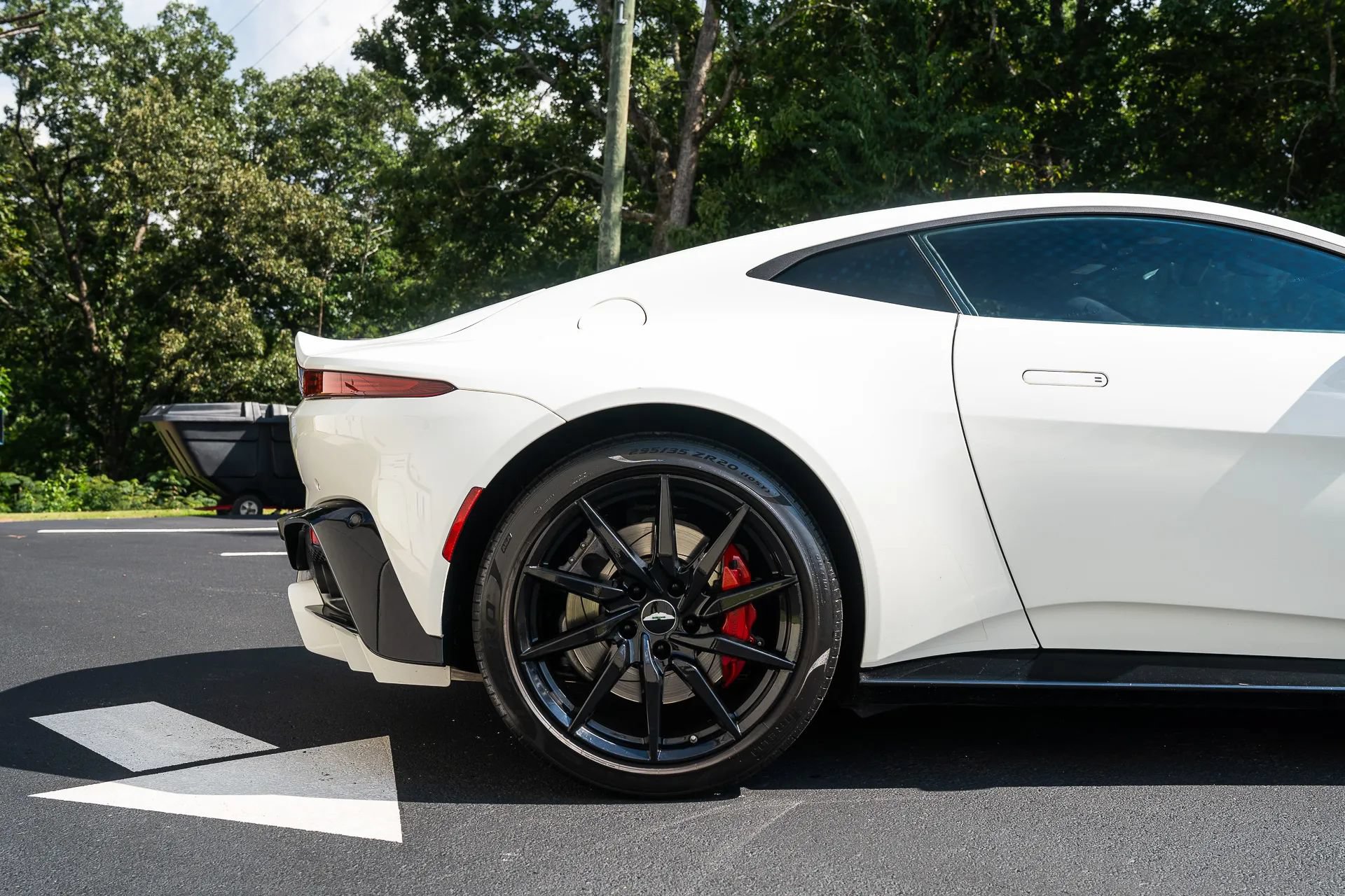 Used 2019 Aston Martin V8 Vantage Coupe RWD image 12
