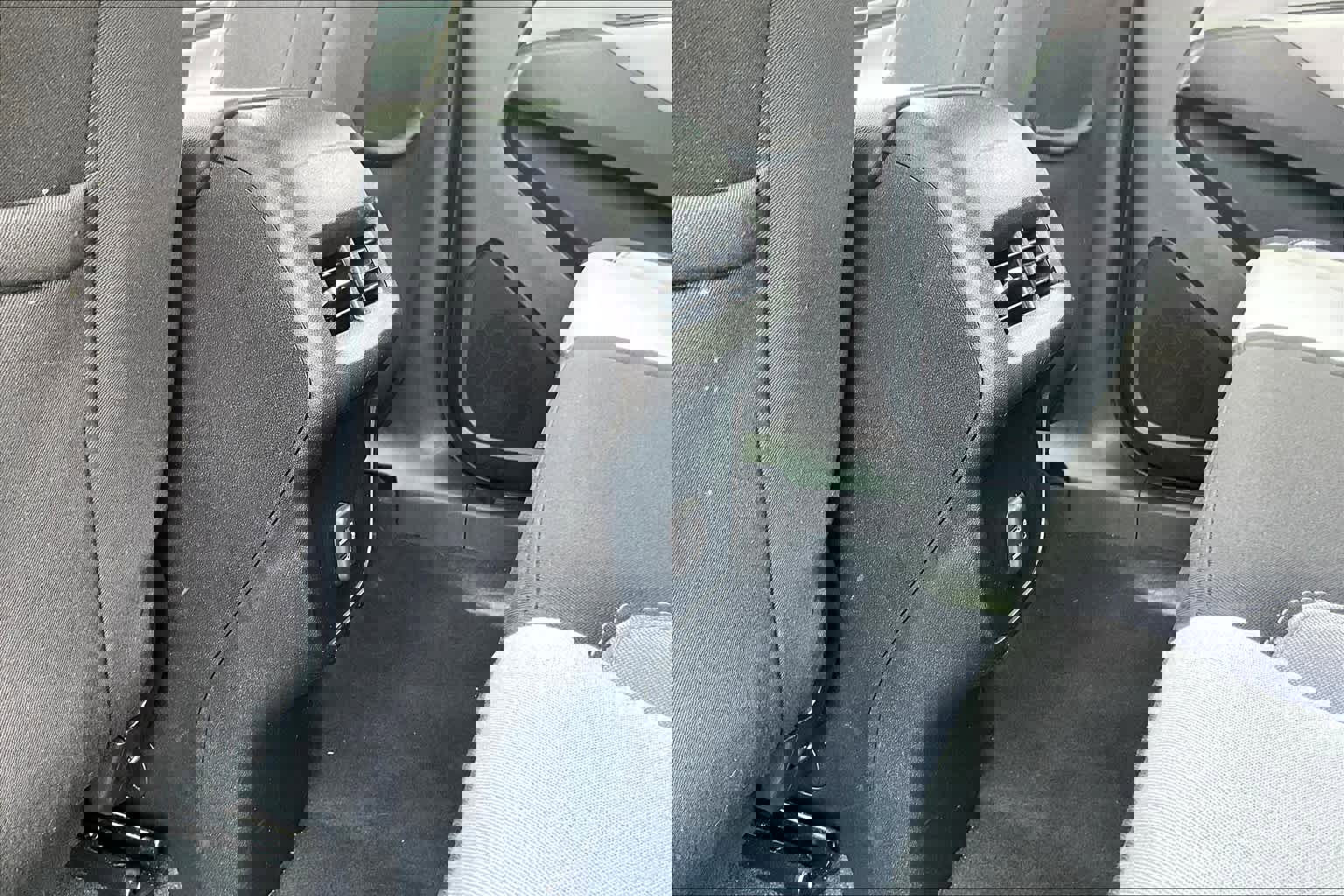 Used 2019 Chevrolet Equinox LS w/ LS Convenience Package image 32