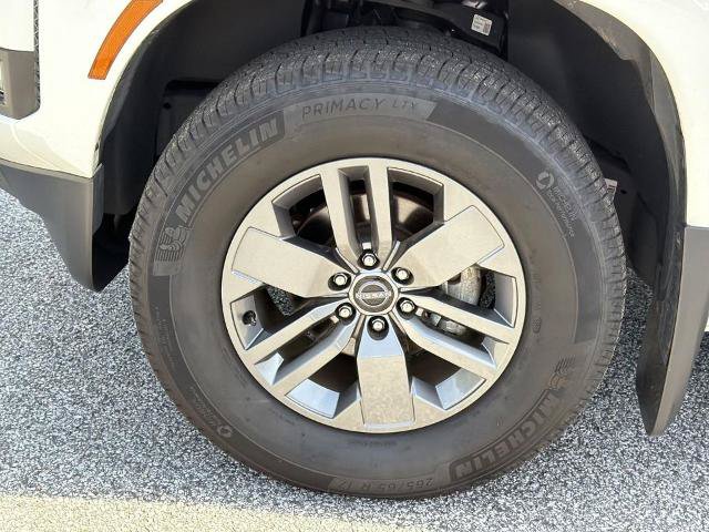 Certified 2025 Nissan Frontier SV w/ SV Convenience Package RWD image 29