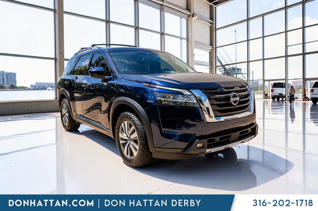 Used 2023 Nissan Pathfinder SL AWD/4WD image 36