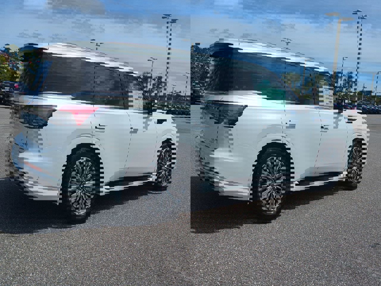New 2026 INFINITI QX80 Luxe w/ Cargo Package image 4