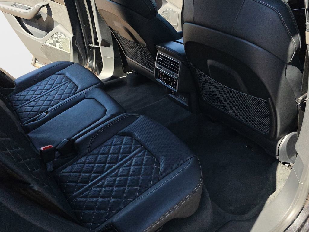 Used 2021 Audi SQ8 Prestige w/ Prestige Package AWD/4WD image 13